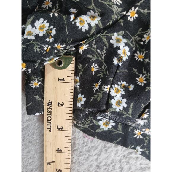 American Eagle Outfitters Shorts Womens Medium Black Floral Stretchy Buttons - Picture 6 of 9